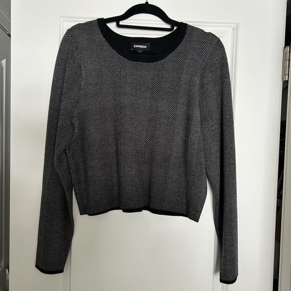 Express Sweaters - Express Herringbone Cropped Sweater XL Black Gray Knit Top